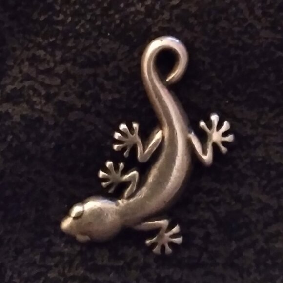 Vintage Retired Gecko charm by James Avery - Picture 1 of 2